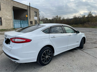 Ford Fusion foto 9