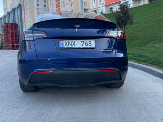 Tesla Model Y foto 3