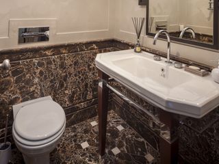 Marmură pentru baie / Ванная комната из мрамора