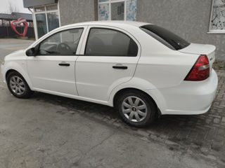 Chevrolet Aveo foto 2