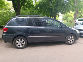 Toyota Avensis Verso