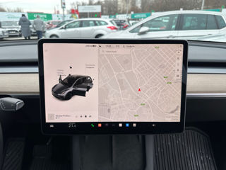 Tesla Model Y foto 14