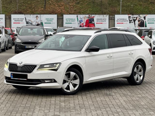 Skoda Superb foto 3