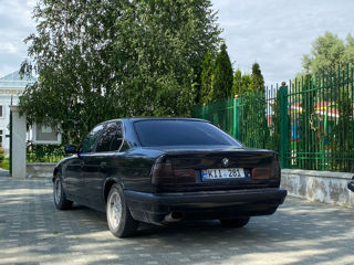 BMW 5 Series foto 2