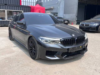 BMW 5 Series foto 1
