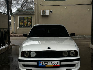 BMW 5 Series foto 3