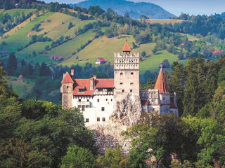 Excursie la Brasov(tur de oras)+Castelul Bran+Castelul Peles(shopping optional) -1800 lei/persoana