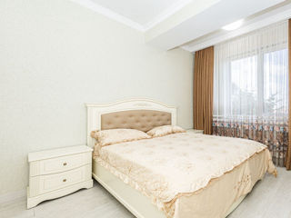 Apartament cu 2 camere, 70 m², Centru, Chișinău foto 3