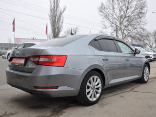 Skoda Superb foto 4