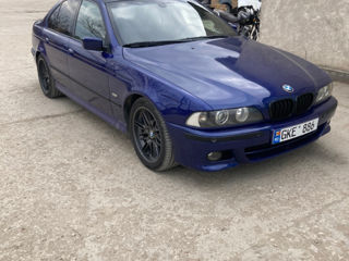 BMW 5 Series foto 2