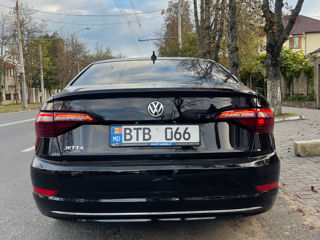 Volkswagen Jetta foto 8