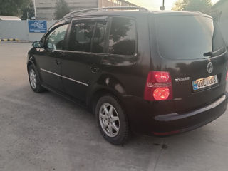 Volkswagen Touran foto 6