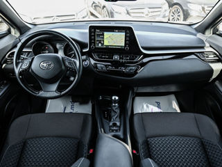 Toyota C-HR фото 6