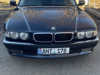 BMW 7 Series foto 3