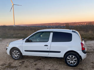 Renault Clio foto 8