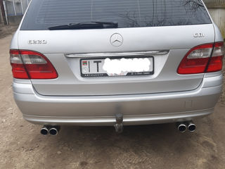 Mercedes E-Class foto 2