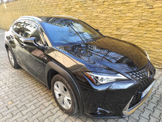 Lexus UX foto 2