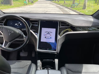 Tesla Model X foto 8