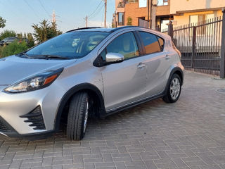 Toyota Prius c foto 1