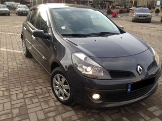 Renault Clio foto 1