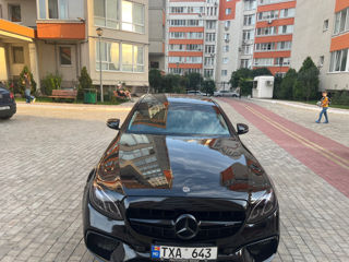 Mercedes E-Class foto 1