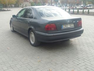 BMW 5 Series foto 5