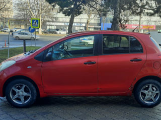 Toyota Yaris foto 3