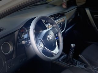 Toyota Auris foto 12