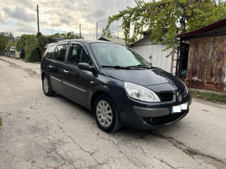 Renault Grand Scenic foto 2