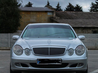 Mercedes E-Class foto 2