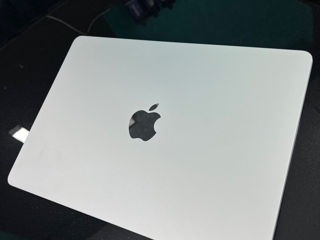 MacBook Air m2 8/512 2022