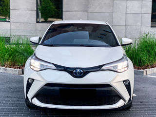 Toyota C-HR foto 2