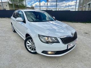 Skoda Superb foto 2