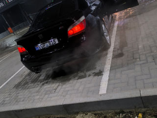 BMW 5 Series foto 4