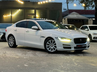 Jaguar XE foto 4