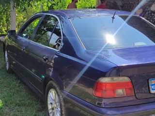 BMW 5 Series foto 4