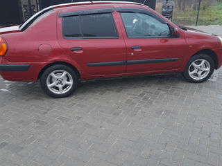 Renault Clio фото 1