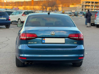 Volkswagen Jetta foto 7