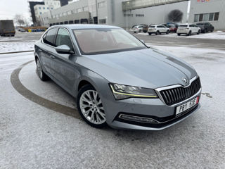 Skoda Superb foto 2