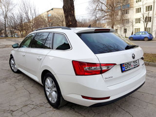 Skoda Superb foto 4