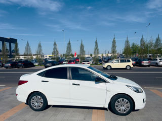 Hyundai Accent foto 6