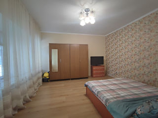 Apartament cu 2 camere, 53 m², Centru, Chișinău foto 2