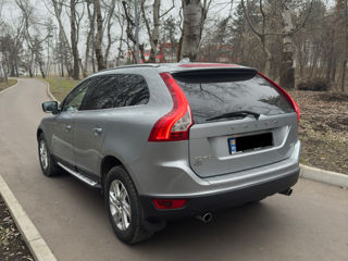 Volvo XC60 foto 2