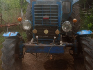 Vind tractor tot cu agregate 4500e pret fix . foto 1