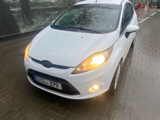 Ford Fiesta 5D foto 2