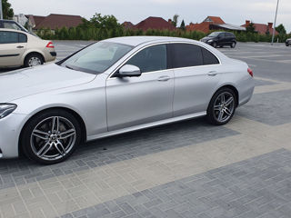 Mercedes E-Class foto 2