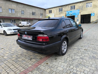 BMW 5 Series foto 7