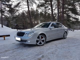 Mercedes E Class foto 1