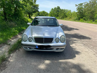 Mercedes E-Class foto 2