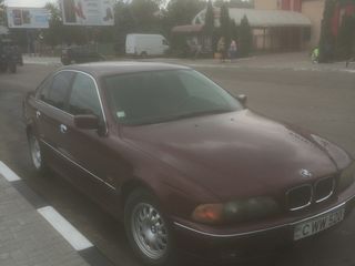 BMW 5 Series foto 4